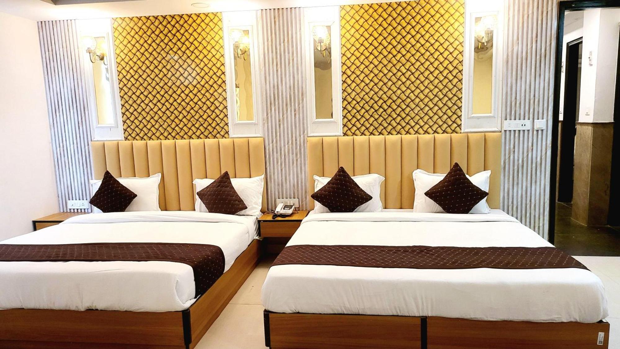 The Glory Suites Near Igi Airport ニューデリー エクステリア 写真