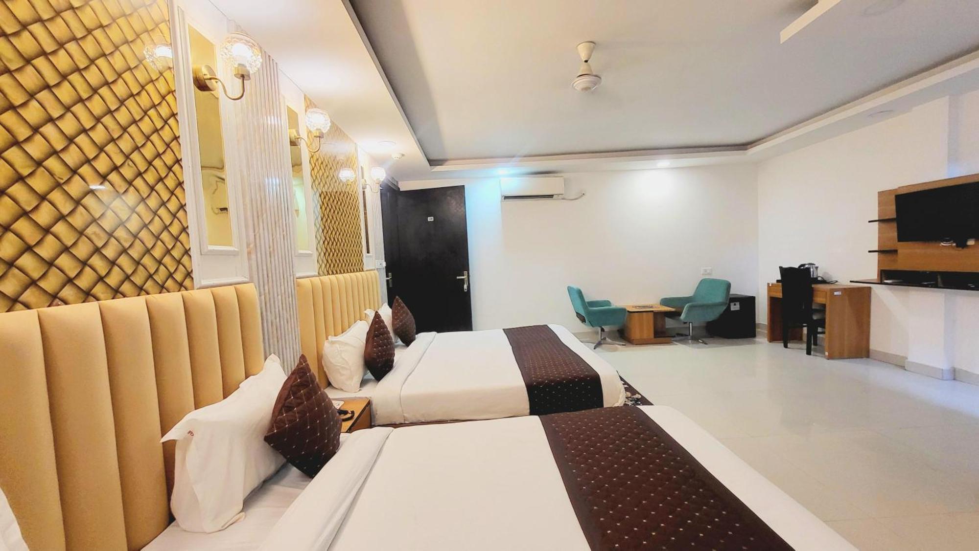 The Glory Suites Near Igi Airport ニューデリー エクステリア 写真