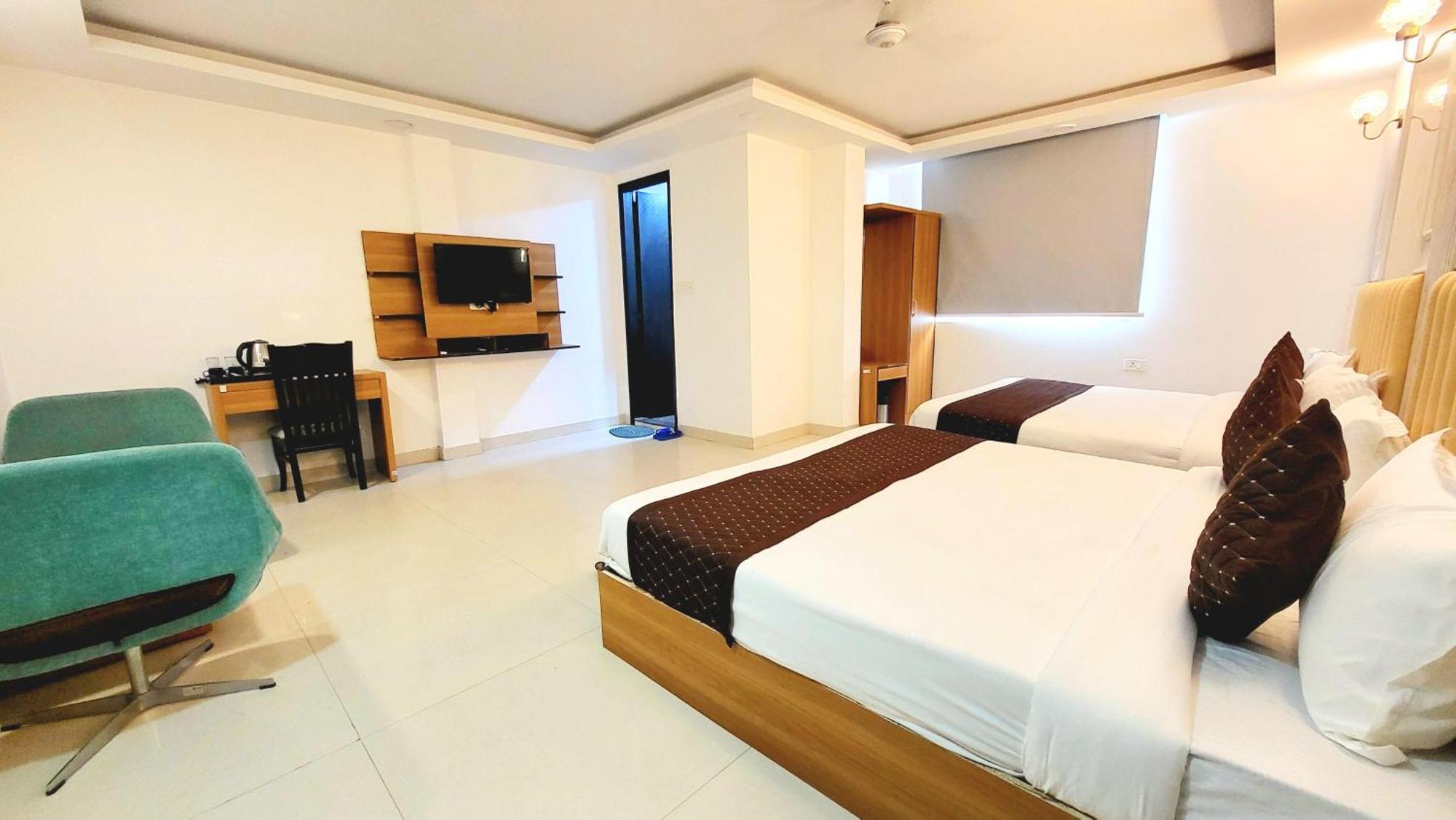 The Glory Suites Near Igi Airport ニューデリー エクステリア 写真
