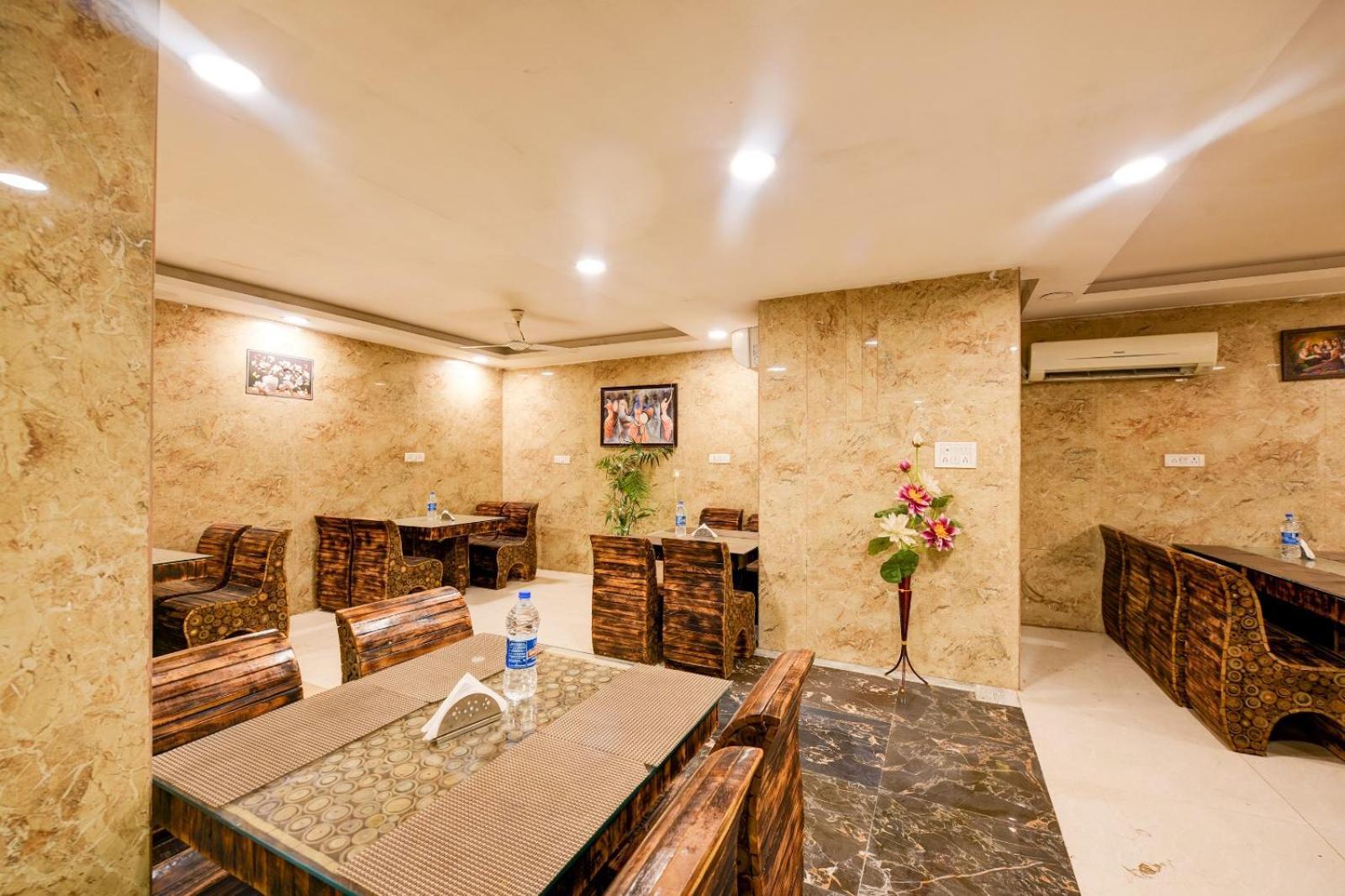 The Glory Suites Near Igi Airport ニューデリー エクステリア 写真