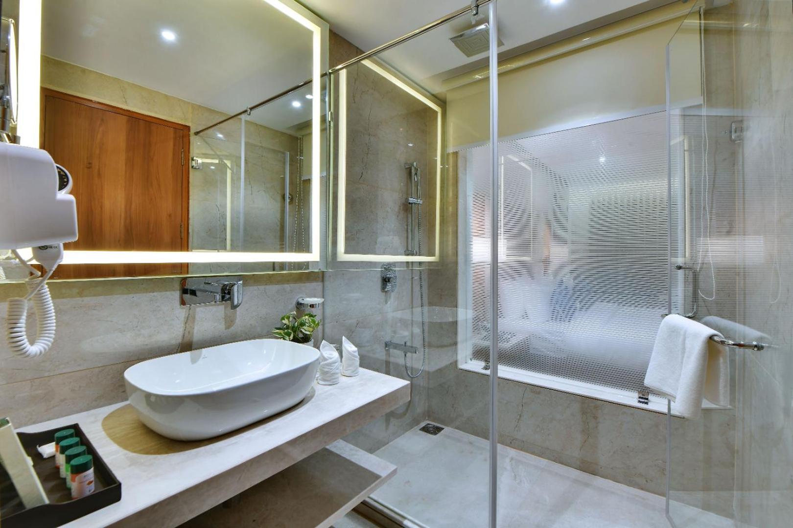 The Glory Suites Near Igi Airport ニューデリー エクステリア 写真