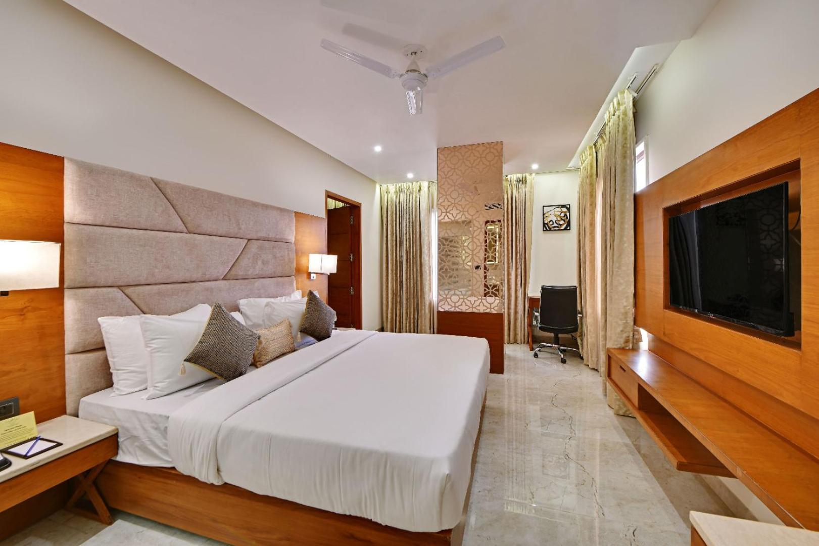 The Glory Suites Near Igi Airport ニューデリー エクステリア 写真
