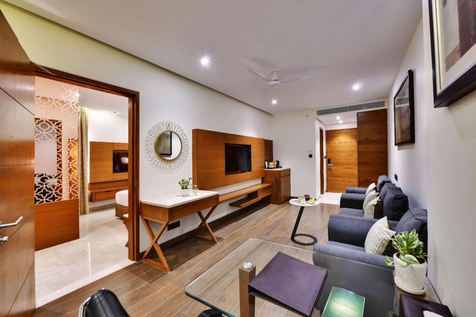 The Glory Suites Near Igi Airport ニューデリー エクステリア 写真